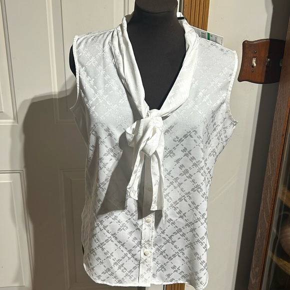 Calvin Klein NWT White Sleeveless Business Neck Tie Button Down Top Size Large - Picture 1 of 5